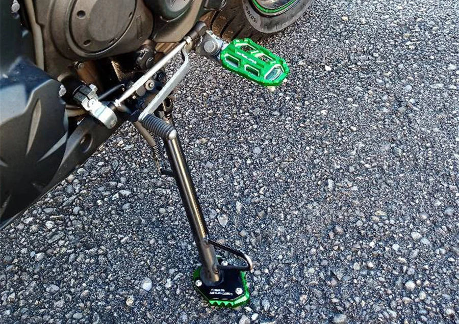 VERSYS650 Side Stand Extension For KAWASAKI VERSYS 650 2011-2024 Motorcycle Accessories Foot Kickstand Enlarge Pad – MOWOK CNC Aluminum 6061 Green Black Grey Combo Valve Caps