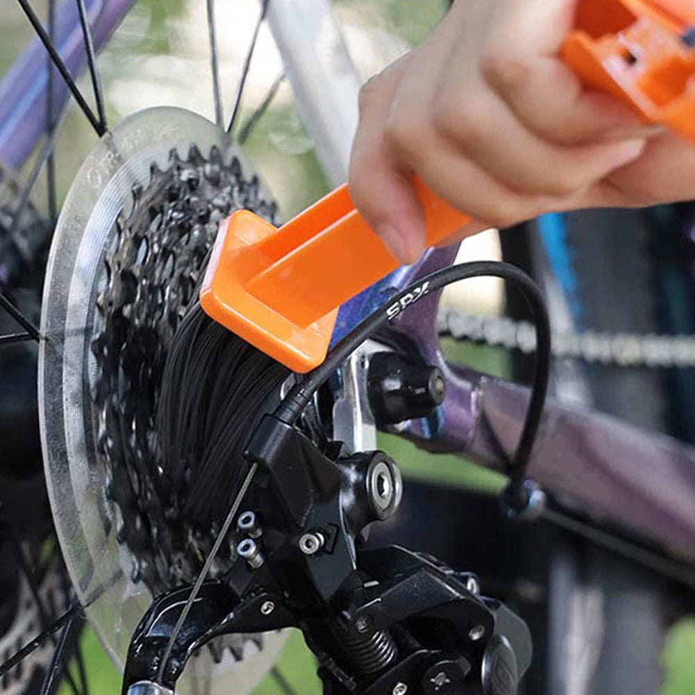 Motorcycle and Bicycle Chain Cleaning