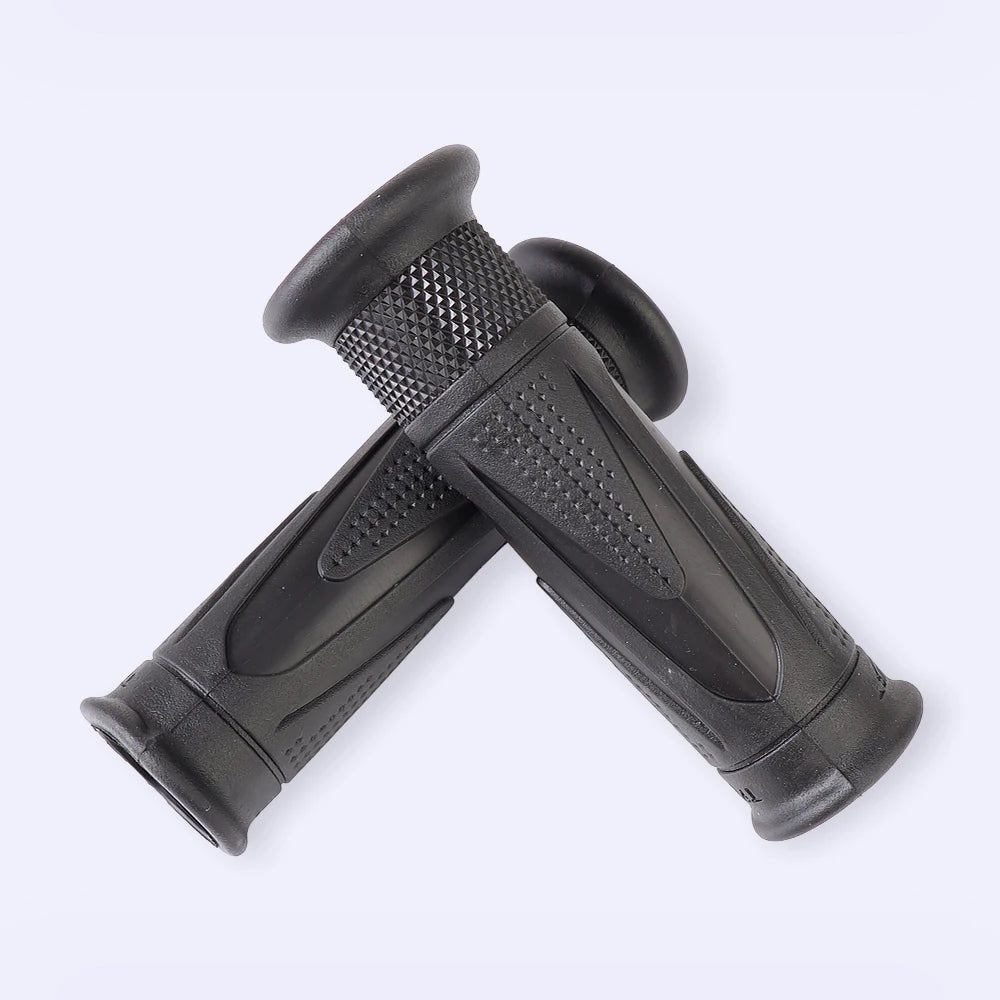 Triumph Motorcycle Handlebar Grips 25mm High Quality Rubber Striped Non-Slip Shockproof Handle Bar Grip Cover for Street Triple 765 Speed Triple Tiger 900 1200 Rocket 3 Scrambler 1200 Daytona Trident 660 – Black (1 Pair)
