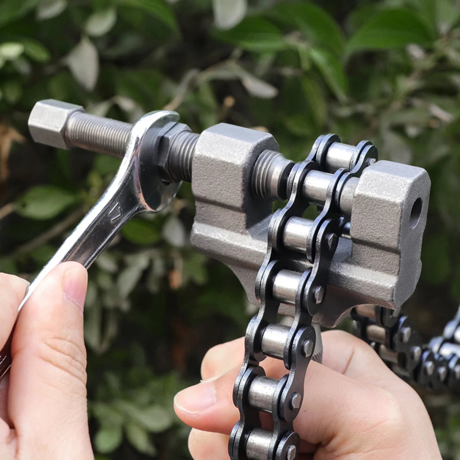Motorcycle & Bike Chain Breaker Tool – Interchangeable Handle – 420/428/520/525/530 Chains – Alloy Steel – 121mm – $17