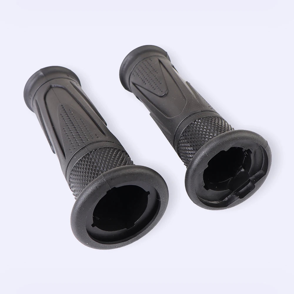 Triumph Motorcycle Handlebar Grips 25mm High Quality Rubber Striped Non-Slip Shockproof Handle Bar Grip Cover for Street Triple 765 Speed Triple Tiger 900 1200 Rocket 3 Scrambler 1200 Daytona Trident 660 – Black (1 Pair)