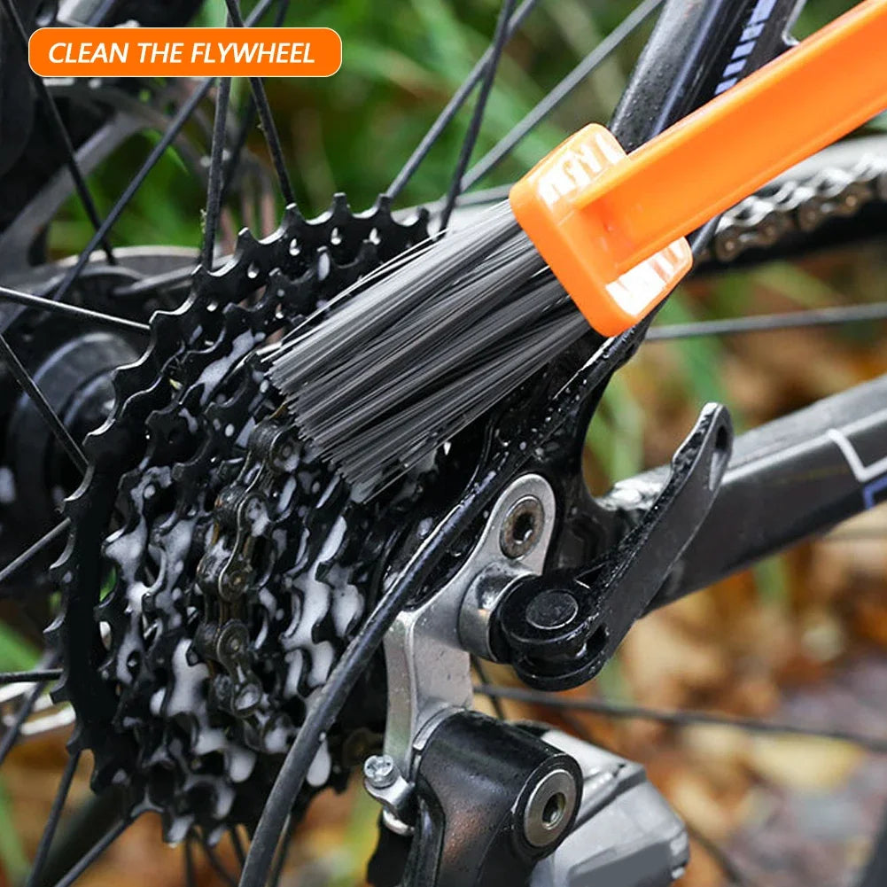 Motorcycle and Bicycle Chain Cleaning
