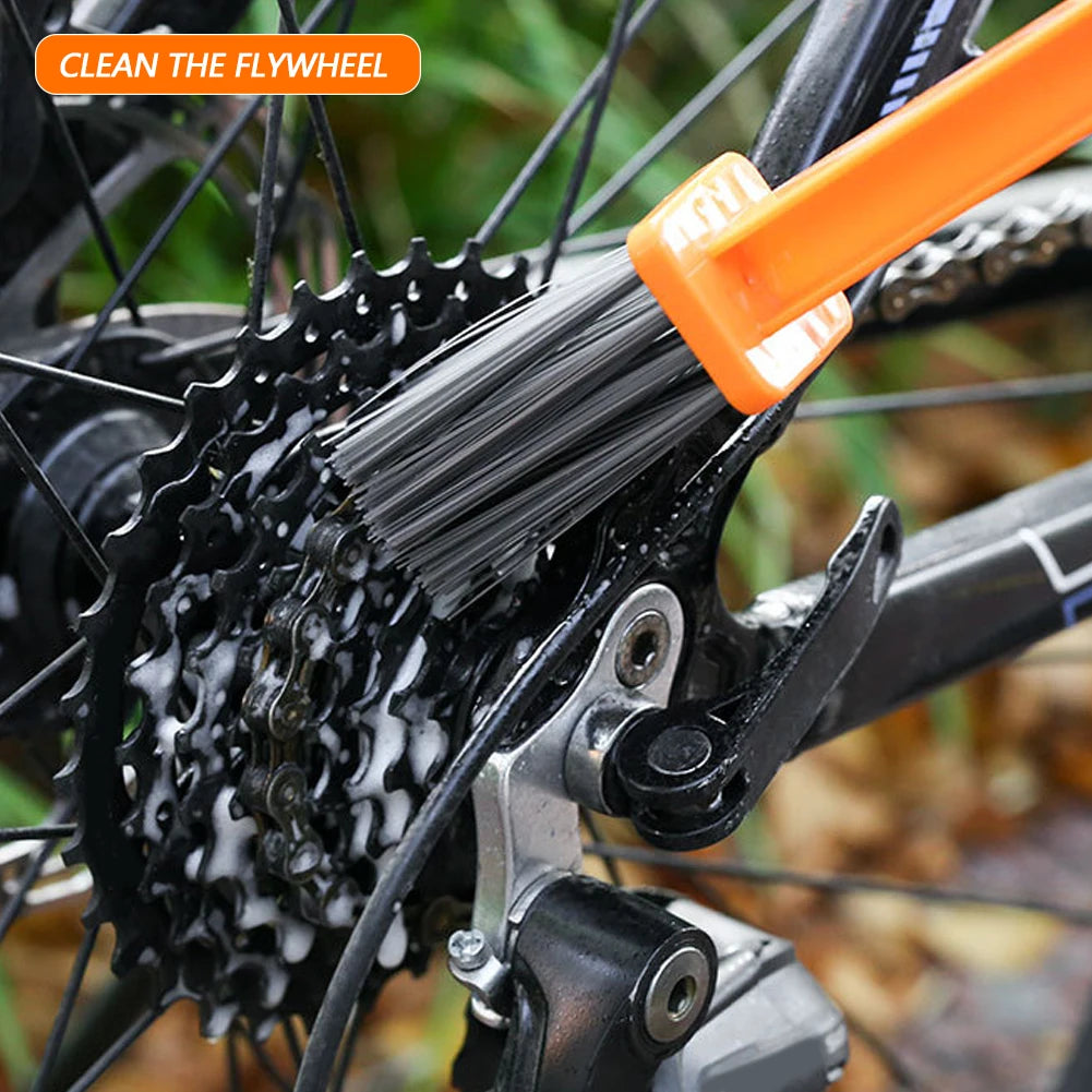 Motorcycle and Bicycle Chain Cleaning